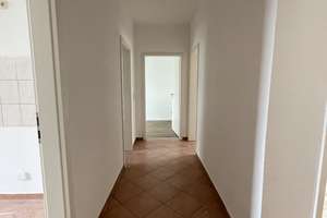 Frisch sanierte 4-Raum-Wohnung mit Balkon! – Oebisfelder Straße 7, 39126 Rothensee, Magdeburg – Vorschaubild 2