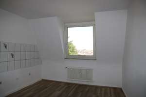 !!! 3,5 RAUM DG -  WOHNUNG , IN RUHIGER, GESUCHTER WOHNLAGE. RENOVIERT UND MODERNISIERT !!! – Virchowstr. 86, 45886 Ückendorf, Gelsenkirchen – Vorschaubild 5