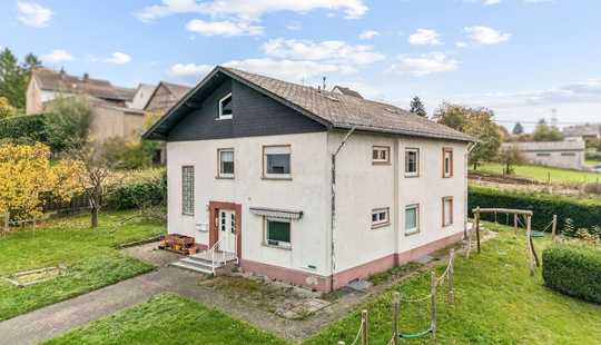 Bild von Großzügige Immobilie mit Garagen und schönem Grundstück!!