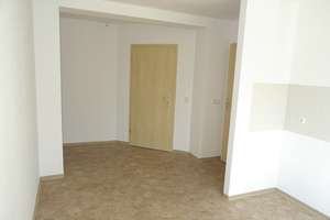Sehr schöne 2-Raum-Whg (ca. 60 m²) mit Fensterbad, W-Balkon und Stellplatz – Sachsenring 23, 9127 Gablenz, Chemnitz – Vorschaubild 13