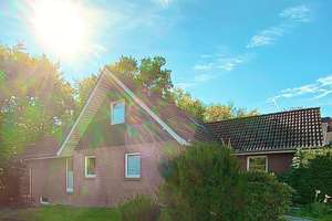Vollständig renoviertes Haus mit sieben Zimmern, Einliegerwohnung und EBK in Buchholz i.d.N. – Eibenweg 1, 21244 Buchholz in der Nordheide – Vorschaubild 1