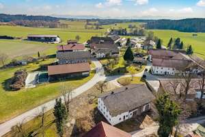 Historisches Bauernhaus mit Bundwerk – Denkmalgeschütztes Liebhaberobjekt mit besonderem Charakter – Die vollständige Adresse der Immobilie erhältst du vom Anbieter., 83547 Babensham – Vorschaubild 2