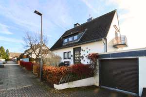 Freistehendes Zweifamilienhaus: 3 Garagen, 1 Carport & Wintergarten  – Die vollständige Adresse der Immobilie erhältst du vom Anbieter., 42579 Heiligenhaus – Vorschaubild 1