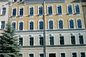 ***ATTRAKTIVE WOHNUNG IN RUHIGER LAGE MIT GROSSEM SÜDBALKON-TAGESLICHTBAD MIT WA/DU!!!***