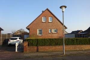Gepflegtes Einfamilienhaus mit Garten, Keller und Garage – perfekt für Familien – Die vollständige Adresse der Immobilie erhältst du vom Anbieter., 38465 Brome – Vorschaubild 1