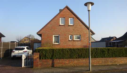 Bild von Gepflegtes Einfamilienhaus mit Garten, Keller und Garage – perfekt für Familien