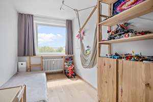 Über den Dächern des Generalsviertels: 4-Zimmer-Wohnung mit Aufzug und Loggia  – Die vollständige Adresse der Immobilie erhältst du vom Anbieter., 20253 Hoheluft-West, Hamburg – Vorschaubild 14
