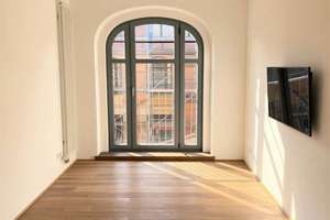 Großzügige Fünf-Zimmer-Wohnung mit Kamin, Concierge, Fitnessraum und Aufzug – Scharnhorststr.  6, 10115 Mitte (Ortsteil), Berlin – Vorschaubild 5