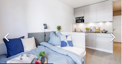 Modernes Apartment mit großer Terrasse, Innenhofblick & Gym