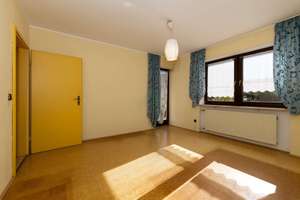 Großzügiges Einfamilienhaus mit PV-Anlage und viel Platz in Schwarzach bei Nabburg – Bachstraße 8, 92548 Schwarzach bei Nabburg – Vorschaubild 10