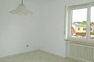 N-Werderau: Schöne 3-Zi-Whg. im 1.OG eines 3-FH, großer Balkon, Blick ins Grüne, Garage, 2 Keller – Die vollständige Adresse der Immobilie erhältst du vom Anbieter., 90441 Werderau, Nürnberg – Vorschaubild 8