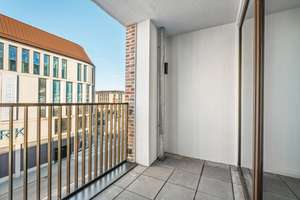 Attraktive 4-Zimmer-Wohnung mit Loggia und Balkon im Zentrum von Kiel – Andreas-Gayk-Straße 5, 24103 Vorstadt, Kiel – Vorschaubild 2