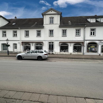 Wohn- & Geschäftshaus mit Potential in sehr guter Lage Bad Karlshafens