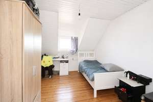 Vier-Zimmer-Wohnung im Dachgeschoss – Die vollständige Adresse der Immobilie erhältst du vom Anbieter., 42657 Burg/Höhscheid, Solingen – Vorschaubild 3
