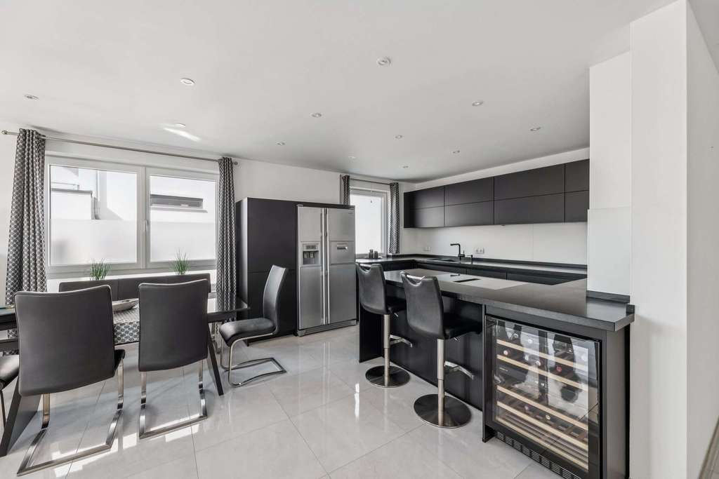 Immobilie in Arnstorf - Exklusives Wohngefühl auf zwei Ebenen! - Bild 1