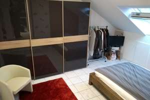 Charmante 3-Zimmer-Dachgeschoß Wohnung mit Balkon in Köln-Urbach – Die vollständige Adresse der Immobilie erhältst du vom Anbieter., 51145 Urbach, Köln – Vorschaubild 3