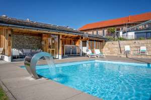 HOFANWESEN MIT EXKLUSIVEM CHALET STILVOLL MODERNISIERT MIT POOL UND PANORAMABLICK – Die vollständige Adresse der Immobilie erhältst du vom Anbieter., 83313 Siegsdorf – Vorschaubild 4