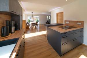 Neuwertiges A+ Effizienzhaus mit Einliegerwohnung, PV-Anlage und Smart Home in Nittenau (Stefling) – Die vollständige Adresse der Immobilie erhältst du vom Anbieter., 93149 Nittenau – Vorschaubild 11