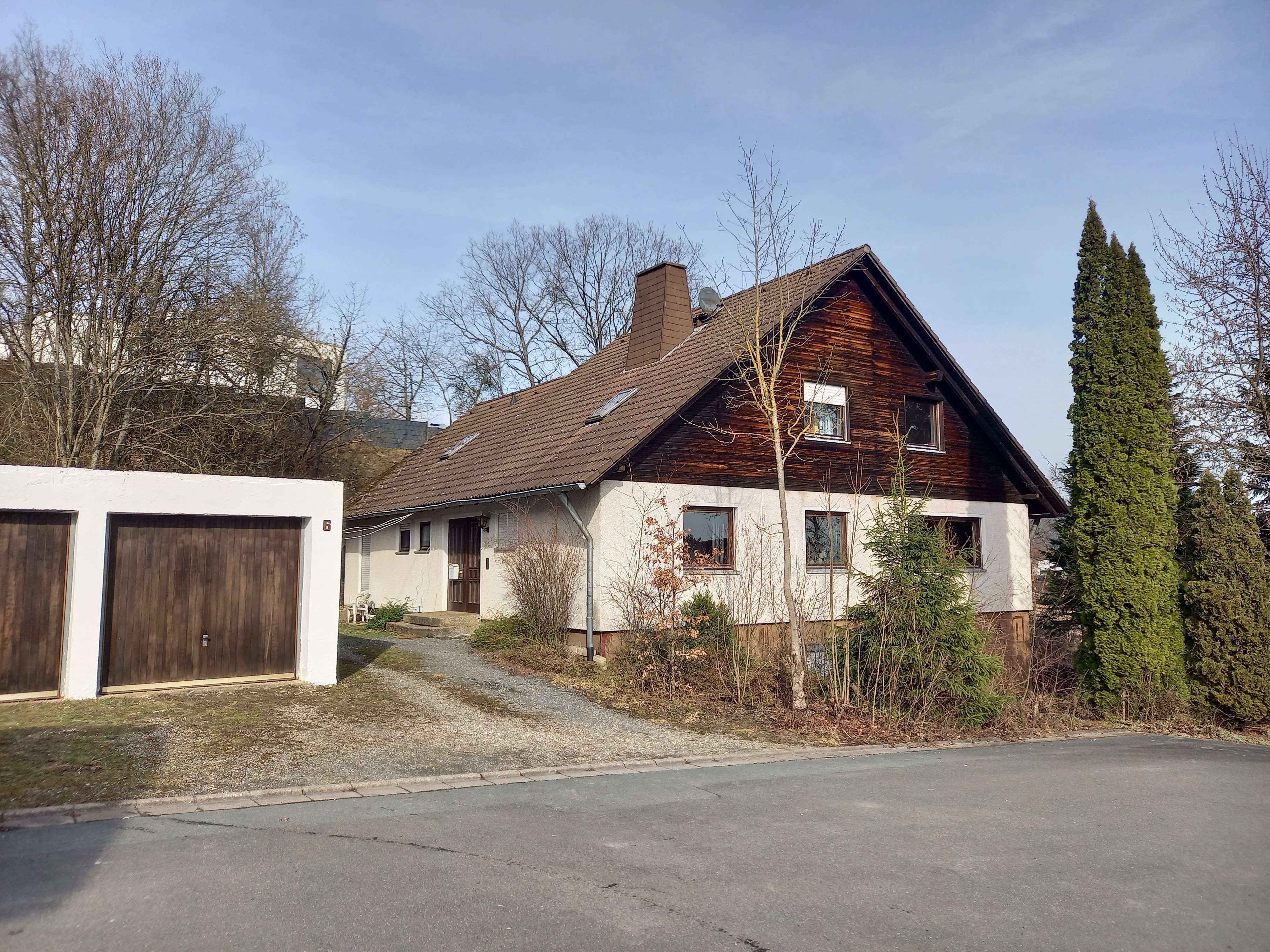 Ruhig gelegenes Mehrgenerationenhaus in Top-Lage – mit viel Potential, Kulmbach Kreis – Bild 1