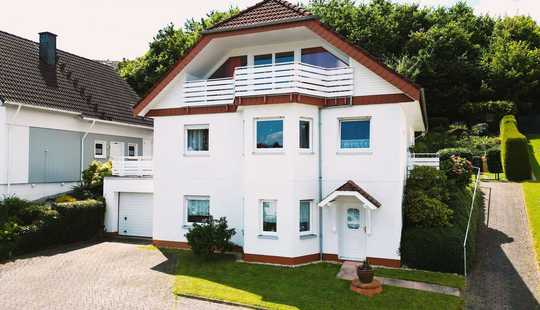 Bild von Koblenz 10min: Großzügiges Einfamilienhaus mit ELW