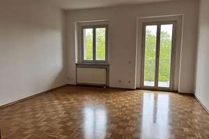 Lichtdurchflutete 2-Zimmer-Wohnung mit Parkett, Balkon, EBK und TG in Top-Lage – Die vollständige Adresse der Immobilie erhältst du vom Anbieter., 14469 Bornstedt, Potsdam – Vorschaubild 4