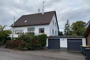 Großzügiges Zweifamilienhaus mit 712 m² Grundstück in beliebter Lage – Die vollständige Adresse der Immobilie erhältst du vom Anbieter., 78579 Neuhausen ob Eck – Vorschaubild 1
