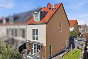 Reihenendhaus in Bestform – Südgarten, 2 Stellplätze, Top-Zustand