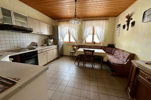 Platz für Familie, Mieter oder Ideen: 3 Wohnungen + Ladengeschäft + Gewerbe auf großem Grundstück – Die vollständige Adresse der Immobilie erhältst du vom Anbieter., 94375 Stallwang – Vorschaubild 28
