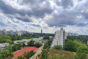 Gut geschnittene und großzügige 2-Zimmer-Wohnung mit großer Wesstloggia inkl. PKW Stellplatz im O... – München – Vorschaubild 9