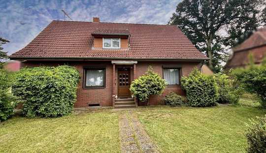 Bild von Familienidylle in Fuhrberg - gepflegtes Haus mit vielseitigen Nutzungsmöglichkeiten