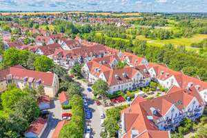 Frisch sanierte 2-RW im DG* neue EBK* Süd-Balkon* moderne Möblierung* Bad mit Wanne* AK* PKW-SP* – Am Weißiger Bach 30b, 1328 Weißig, Dresden – Vorschaubild 31