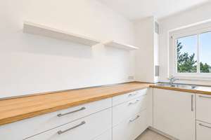 HEGERICH: Stilvolle 2,5-Zimmer-Dachgeschosswohnung mit Galeriepotenzial in München-Waldtrudering! – Die vollständige Adresse der Immobilie erhältst du vom Anbieter., 81827 Waldtrudering, München – Vorschaubild 11