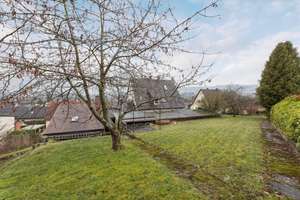 Wohnhaus mit diversen Nutzungsmöglichkeiten – Die vollständige Adresse der Immobilie erhältst du vom Anbieter., 95466 Weidenberg – Vorschaubild 1