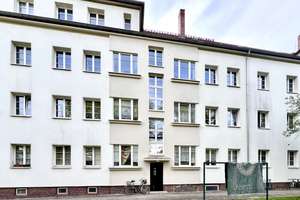 Potenzial: 3-Raum mit Loggia in grüner Wohngegend in Leipzig-Kleinzschocher – Die vollständige Adresse der Immobilie erhältst du vom Anbieter., 4229 Kleinzschocher, Leipzig – Vorschaubild 3