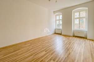 RARITÄT IN MOABIT! GROßZÜGIGE UND INTERESSANTE ALTBAUWOHNUNG MIT CA. 48 m² GARTEN! PROVISIONSFREI! – Lübecker Straße 29, 10559 Moabit, Berlin – Vorschaubild 3