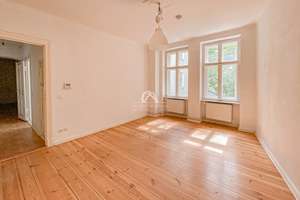 SUPERINTERESSANTE UND KLASSISCH SCHÖNE ALTBAUWOHNUNG! RUHIG LAGE IM GARTENHAUS! PROVISIONSFREI!