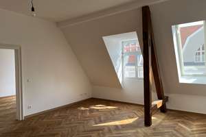 Exklusiv sanierte 2,5‑Zimmer‑DG‑Altbauwohnung mit Südbalkon in Bestlage Maxvorstadt – Georgenstraße 86, 80798 Neuschwabing, München – Vorschaubild 3