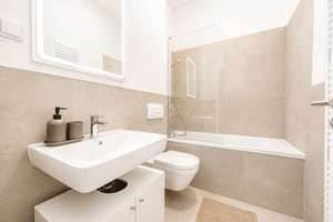 Sonnige 2,5 -RW* vollständig saniert und möbliert* EBK* Bad mit Wanne* hochwertig sanierter Altbau* – Leipziger Straße 140, 1127 Pieschen-Süd, Dresden – Vorschaubild 15