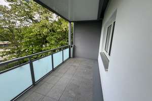 Großer Balkon - Wannenbad mit Fenster - 3 Zimmer dazu - Duisburg Rheinhausen – Beethovenstraße 8, 47226 Rheinhausen-Mitte, Duisburg – Vorschaubild 7