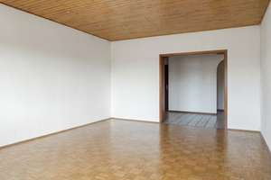 Dachgeschosswohnung mit Balkon in Erbenheim zu vermieten  | WAGNER IMMOBILIEN – Die vollständige Adresse der Immobilie erhältst du vom Anbieter., 65205 Erbenheim, Wiesbaden – Vorschaubild 4