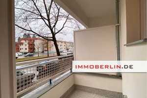 IMMOBERLIN.DE - Feine Altbauwohnung mit Südloggia für den Ersteinzug nach Sanierung beim Preußenpark – Berlin – Vorschaubild 6