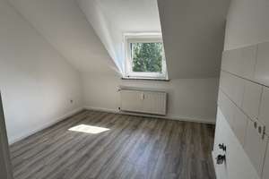 *2 Zimmer im stilvollen Altbau Dachgeschoss* – Mülheimer Straße 382, 46045 Dümpten, Oberhausen – Vorschaubild 2