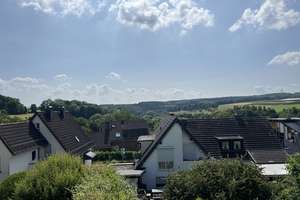 Familienidyll mit Weitblick! Charmantes EFH mit Einliegerwohnung in ruhiger Sackgassenlage – Die vollständige Adresse der Immobilie erhältst du vom Anbieter., 53343 Wachtberg – Vorschaubild 1