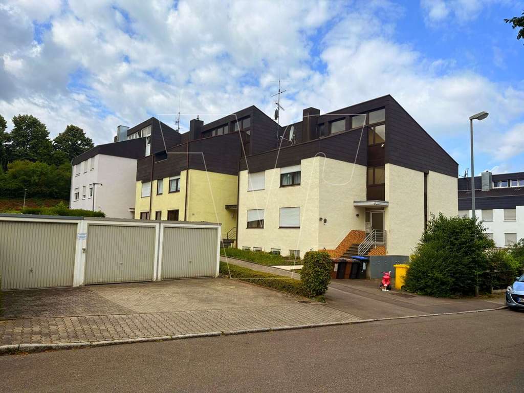 Immobilie in Fellbach - Dreifamilienhaus mit 3 Garagen – ideal für Eigennutzer & Kapitalanleger - Bild 0