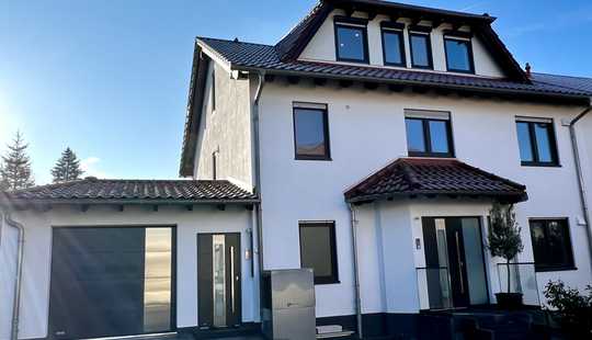 Bild von Neubau-Highlight: Stilvolles Einfamilienhaus mit separater Einliegerwohnung - Erstbezug!