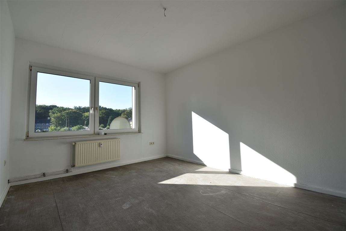 Immobilie in Voerde (Niederrhein) - Provisionsfreies Immobilienpaket! 2 Wohnungen in einem Haus in Voerde zu verkaufen  - Bild 1