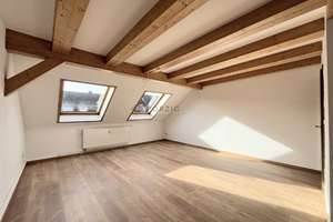 Wohnkomfort unter dem Dach – Dachgeschosswohnung mit Tageslichtbad – Bernhardstr. 117, 9126 Gablenz, Chemnitz – Vorschaubild 1