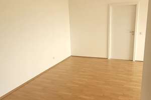 Alltagstaugliche 3-Zimmer-Wohnung mit Balkon in Krefeld – Bückerfeldstraße 18-20, 47803 Benrad-Nord, Krefeld – Vorschaubild 2