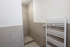 Helle, modern kernsanierte 4,5-Zimmer-Wohnung mit großem Balkon im 1. OG in Duisburg-Kaßlerfeld – Auf der Höhe 5, 47059 Kaßlerfeld, Duisburg – Vorschaubild 11