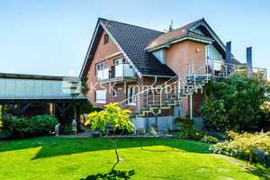 Exklusives Zweifamilienhaus mit Einliegerwohnung - Wohnen, Familie, und Arbeiten mit Aussicht! – Rhein-Sieg-Kreis – Vorschaubild 3